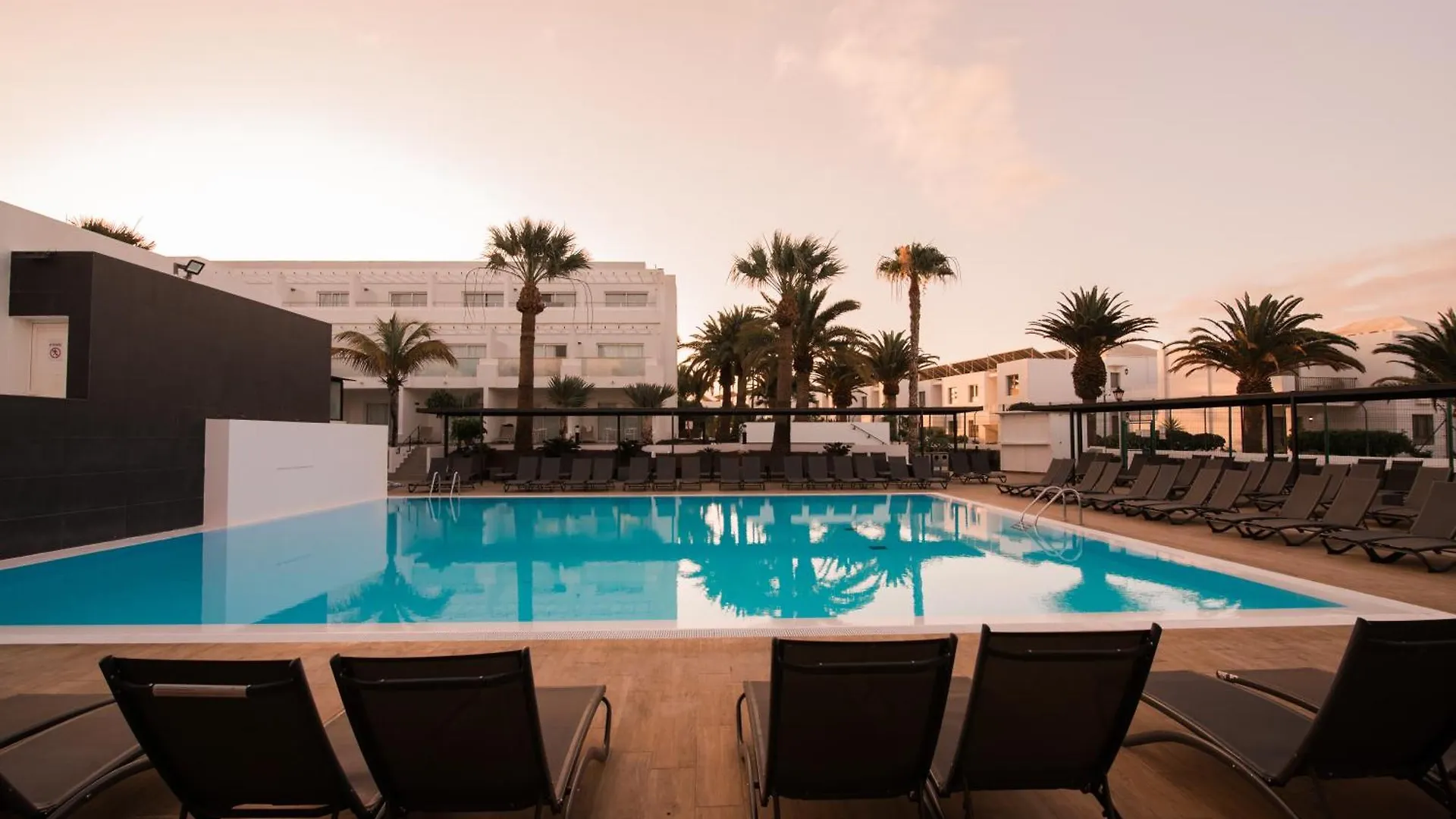 פוארטו דל כרמן Aequora Lanzarote Suites ספרד