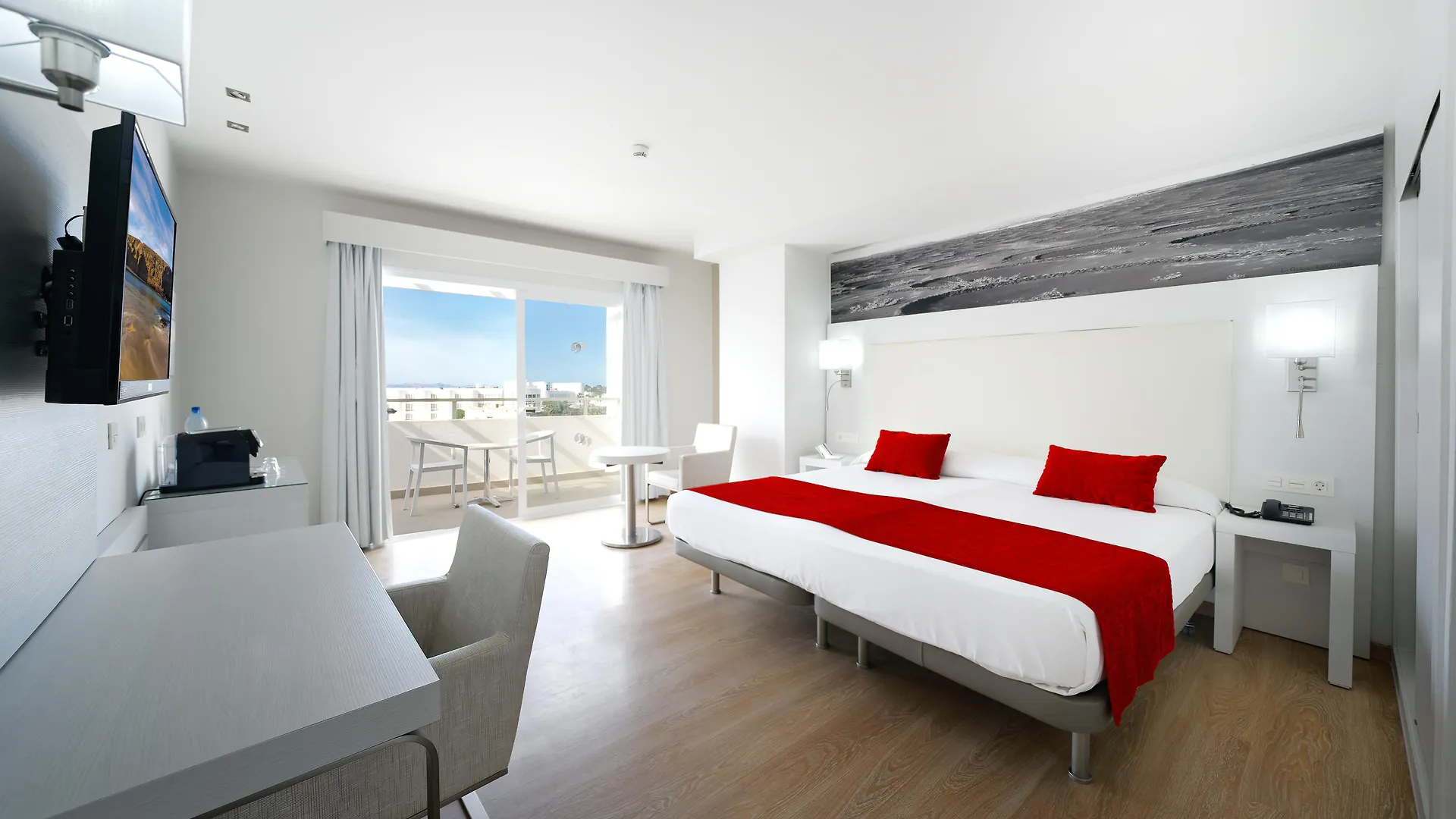 **** Hotel Aequora Lanzarote Suites Puerto del Carmen  Španělsko